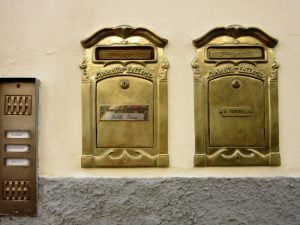 Doorbells in Lucca