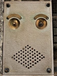 Venetian doorbells