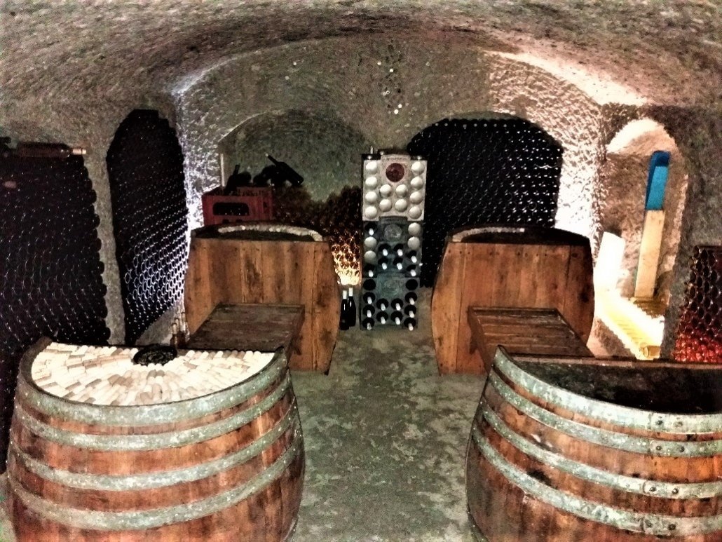 Gazsi pince noszvaj - wine barrell benches